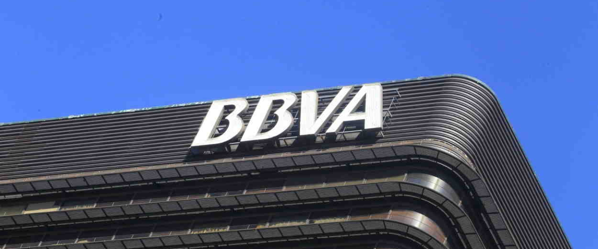 BBVA México cuestionado por su Face ID: clientes denuncian exclusión