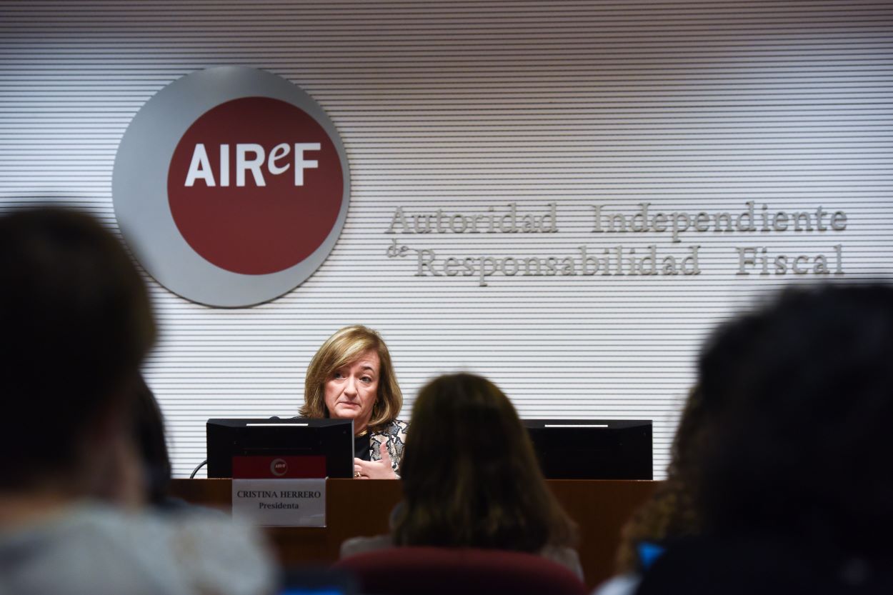 La AIReF reduce la deuda española prevista para este año