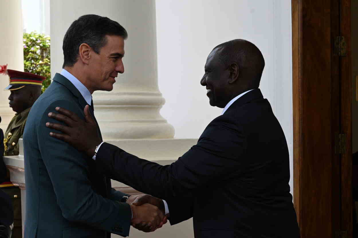 El presidente de Kenia, William Rute, recibe al jefe del Ejecutivo español en su visita al país africano. Europa Press.