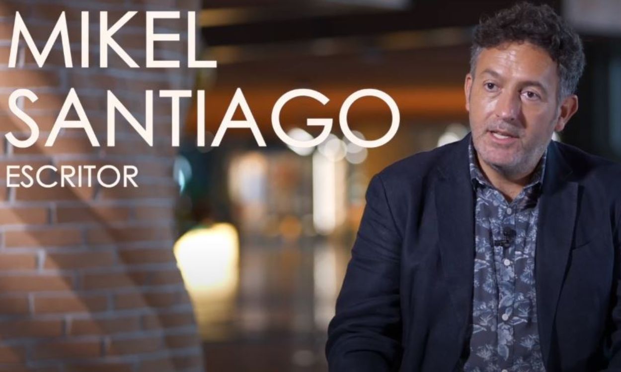Mikel Santiago en 'Viajar, vivir, leer'. ElPlural.