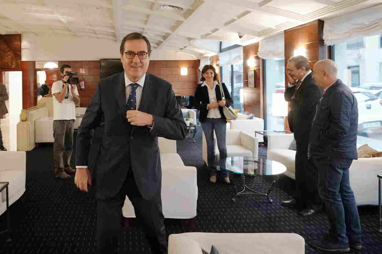 El presidente de la CEOE, Antonio Garamendi, a su llegada a un foro económico