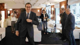 El presidente de la CEOE, Antonio Garamendi, a su llegada a un foro económico