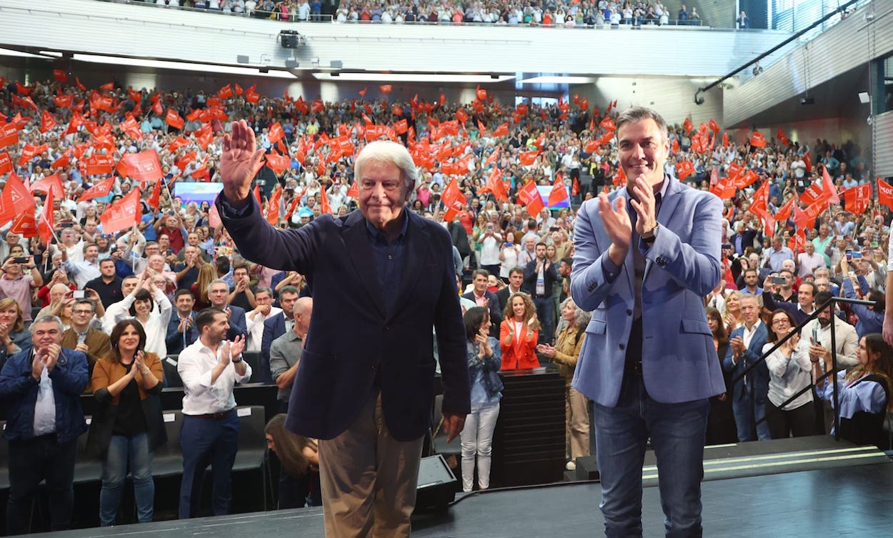 Sánchez y González en el acto del PSOE en Sevilla. PSOE