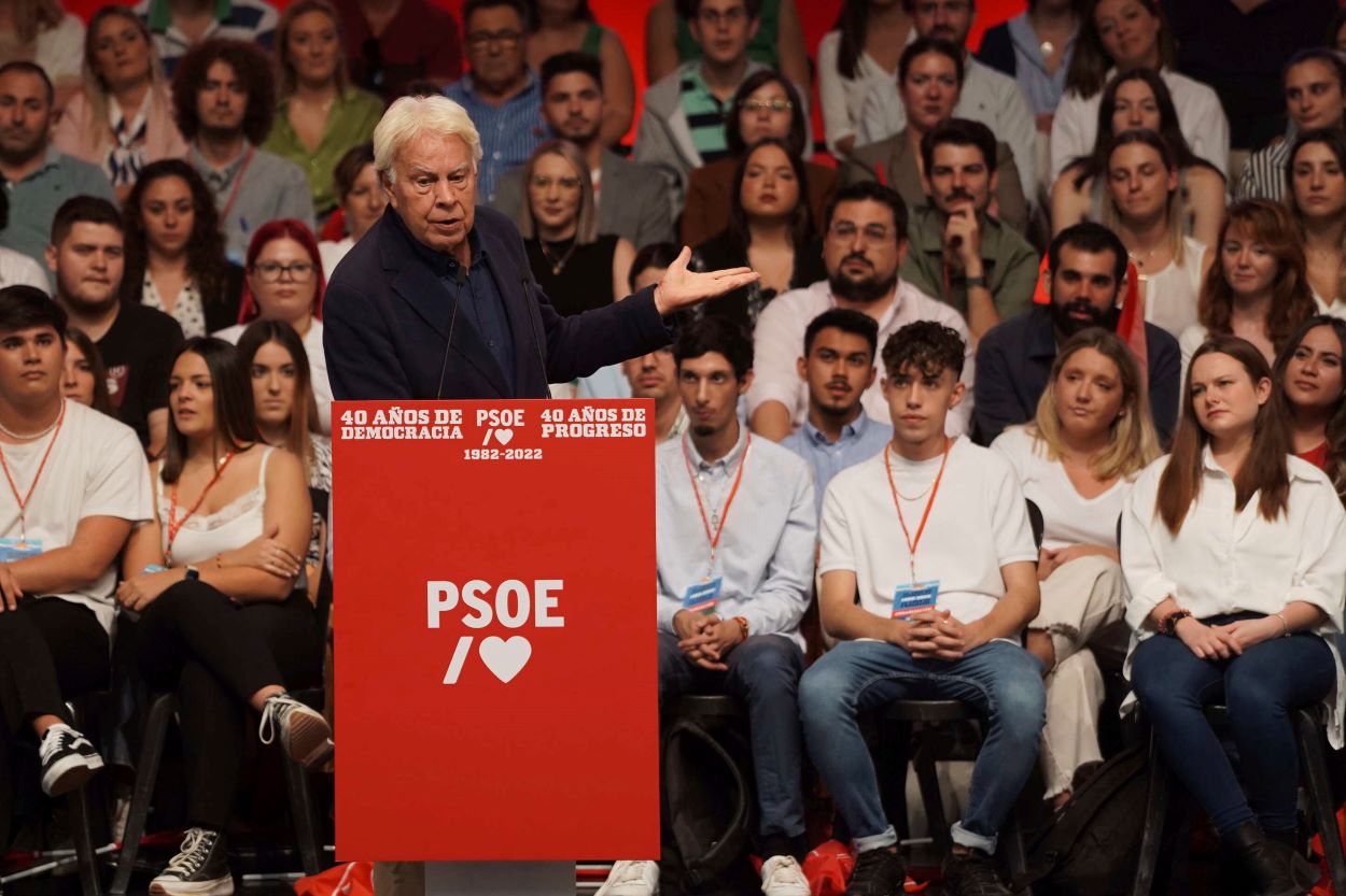 El expresidente Felipe González, durante acto del PSOE para conmemorar el 40 aniversario de la victoria electoral de 1982. FRANCISCO J. OLMO/EP