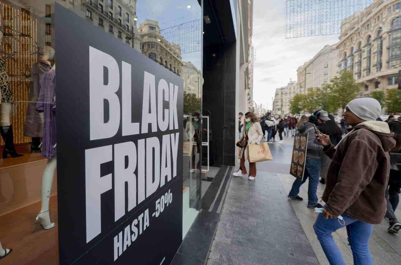 CCOO pide ampliar las plantillas de cara al Black Friday y Navidad para evitar jornadas abusivas.EP