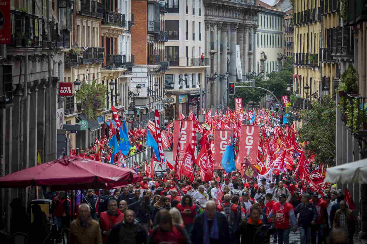 25.000 trabajadores toman las calles de Madrid exigiendo salarios dignos