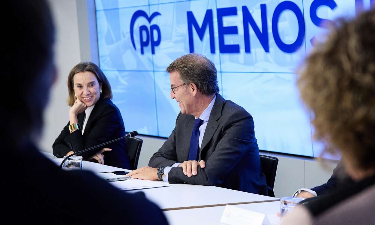 Cuca Gamarra, secretaria general del PP, y Alberto Núñez Feijóo, presidente del PP. EP