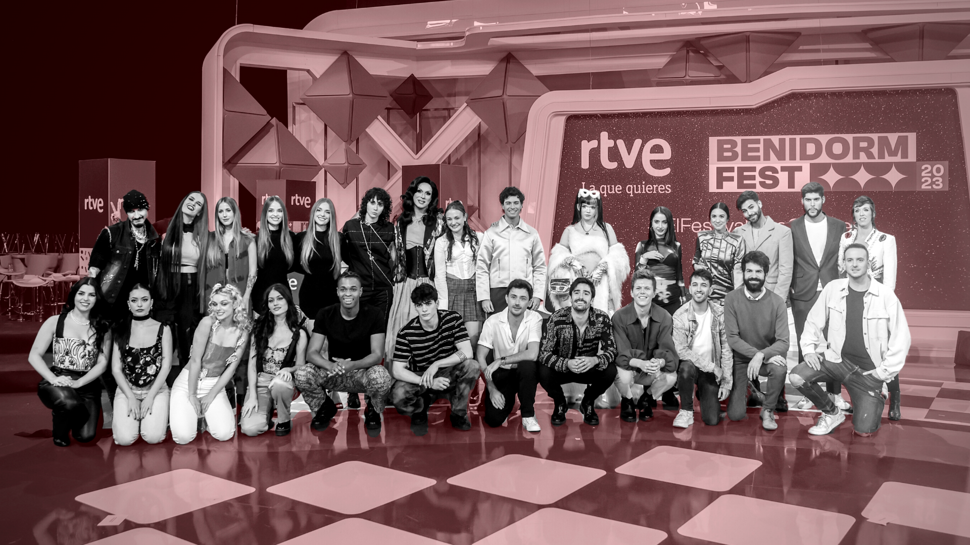 Los 18 artistas del Benidorm Fest 2023 posan para los medios en prado del rey. RTVE