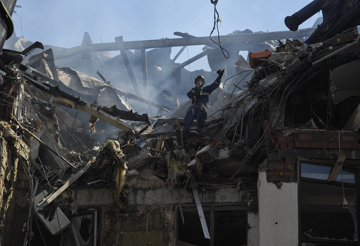 Imagen de archivo de un edificio destruido tras un bombardeo ruso. EP.