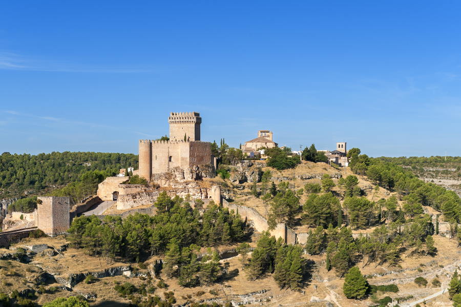 En la ruta del vino de La Manchuela podemo visitar Alarcón, que alberga uno de los castillos más espectaculares de Castilla-La Mancha. © Turismo de Castilla-La Mancha | David Blázquez