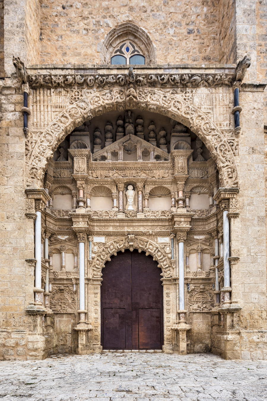 La ruta de Méntrida-Toledo abarca municipios como Torrijos, ciudad natal de Covarrubias y donde podemos encontrar su impronta.  © Turismo de Castilla-La Mancha | David Blázquez