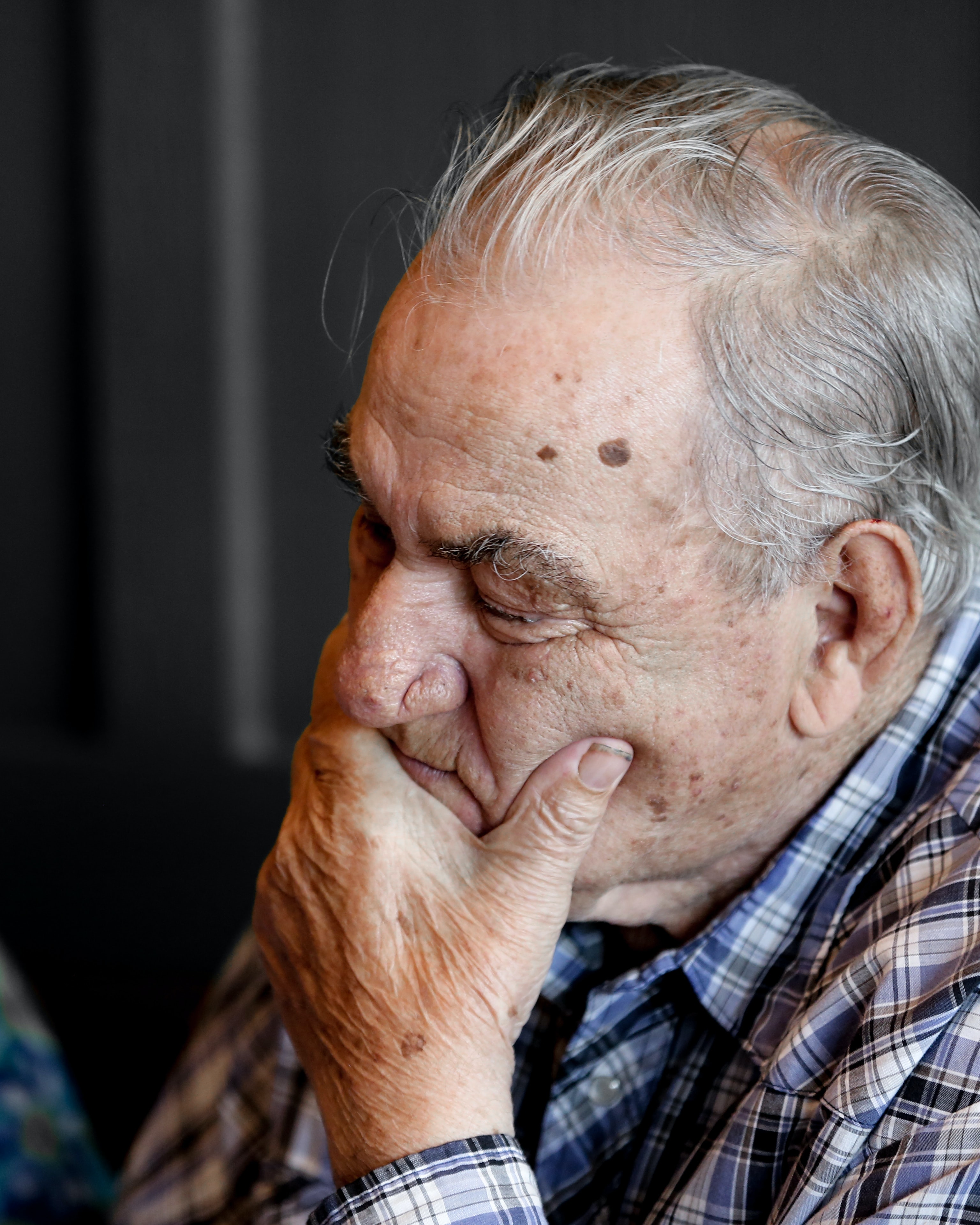 Las personas que más tarde desarrollaron la enfermedad de Alzheimer se desempeñaron peor que las personas sanas en tareas de resolución de problemas, tiempos de reacción, recordar listas de números, memoria prospectiva...
