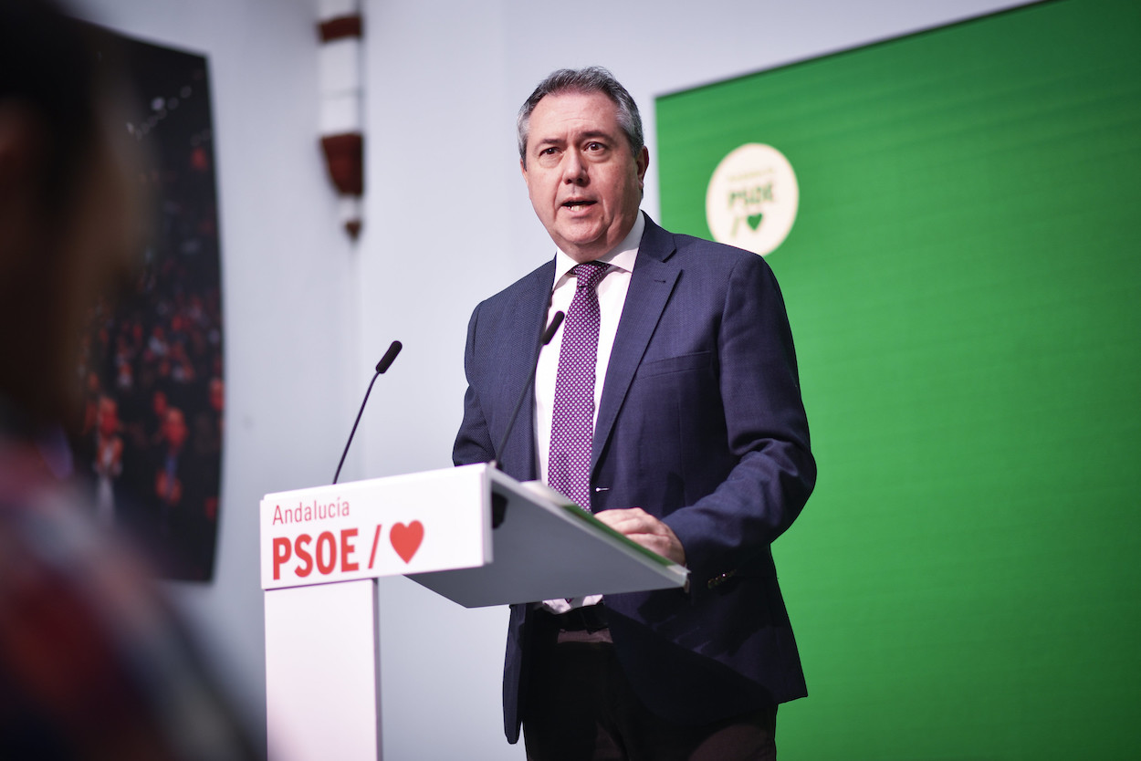 Juan Espadas, secretario general del PSOE-A, en rueda de prensa.