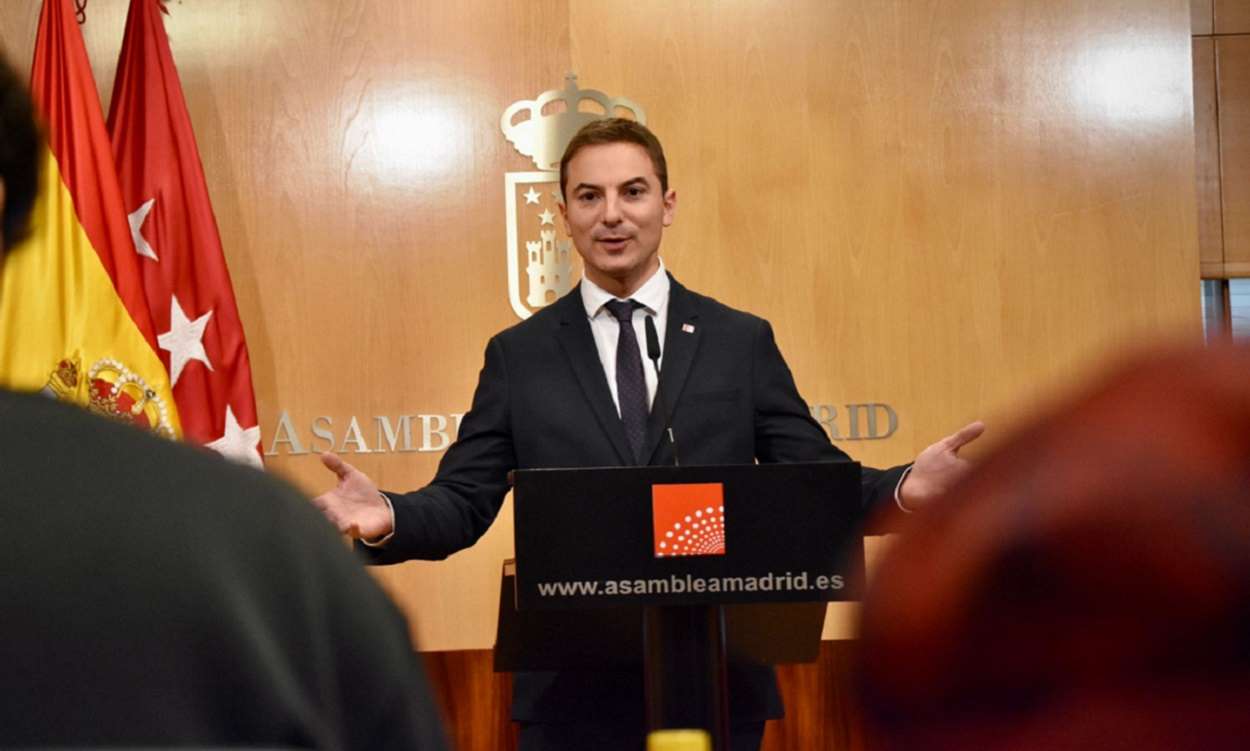 Juan Lobato, secretario general del PSOE de Madrid, en la Asamblea. PSOE