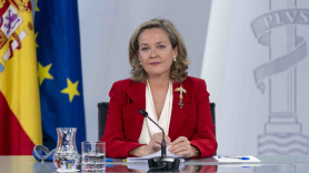 La vicepresidenta primera y ministra de Asuntos Económicos y Transformación Digital, Nadia Calviño, en una rueda de prensa tras un Consejo de Ministros. EP