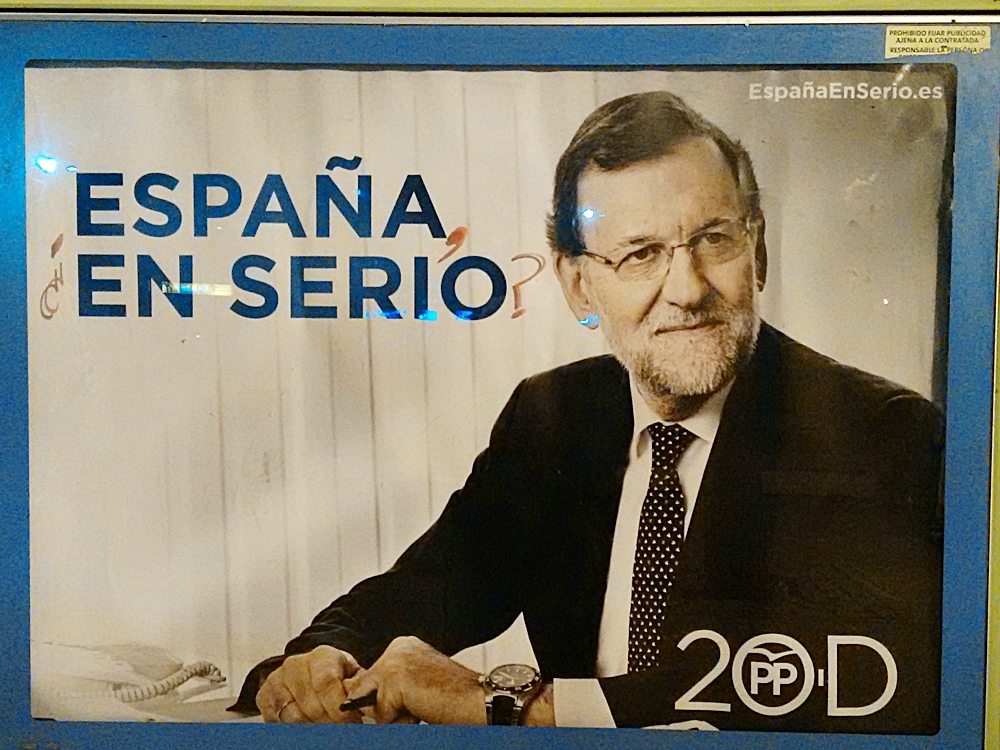 Con un par de interrogaciones la campaña se convierte en una duda existencia. FOTO: ELPLURAL