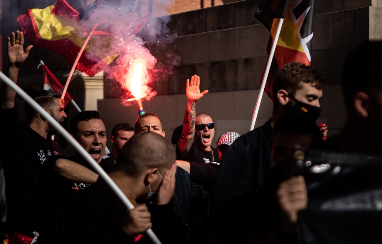 Neonazis en una manifestación franquista en Barcelona