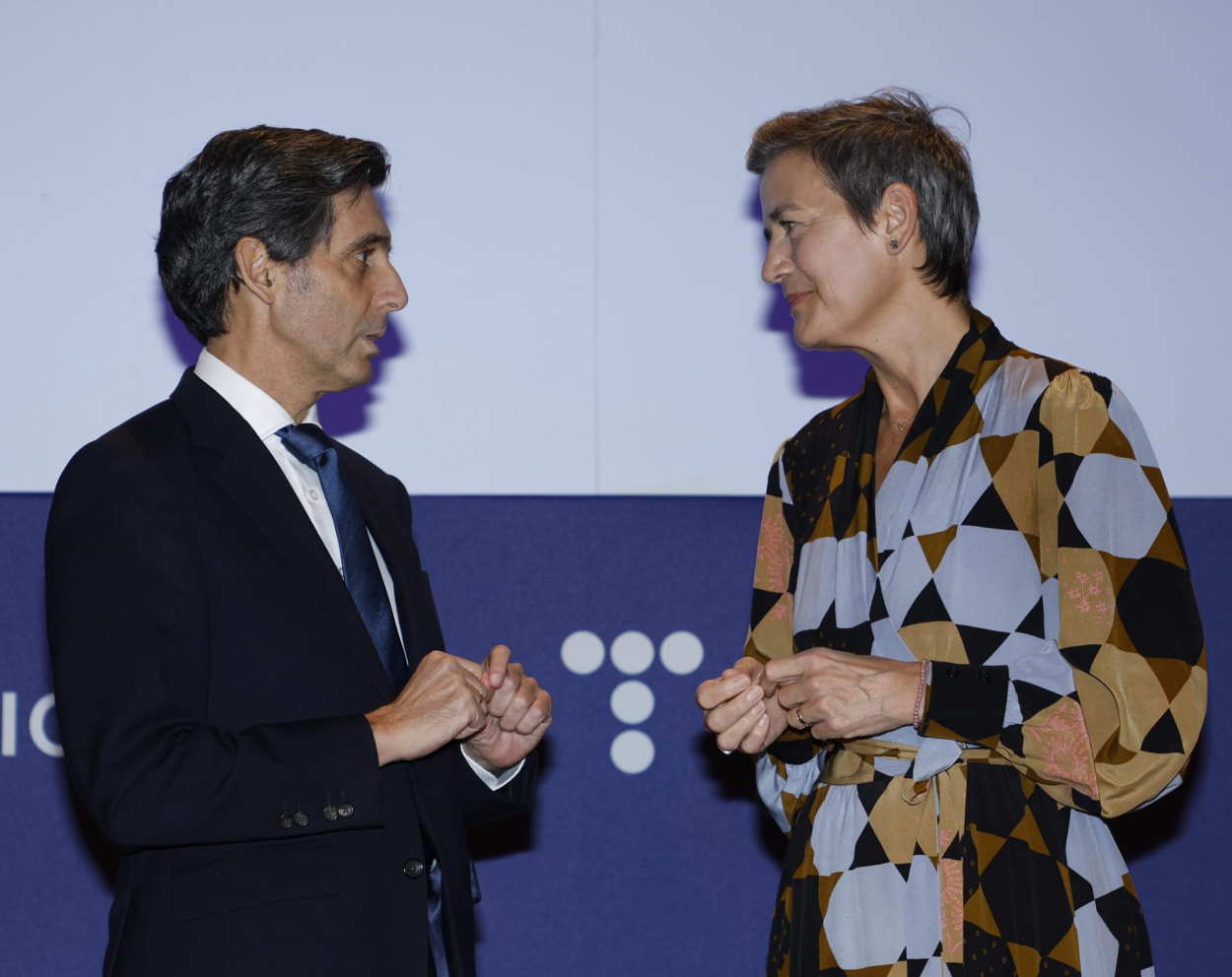 El presidente de Telefónica y Fundación Telefónica, José María Álvarez Pallete y la vicepresidenta ejecutiva de la Comisión Europea y comisaria de la Competencia, Margrethe Vestager