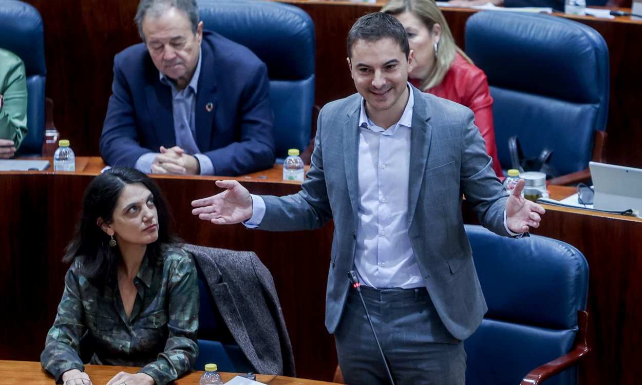 Juan Lobato, secretario general del PSOE de Madrid, en la Asamblea. EP