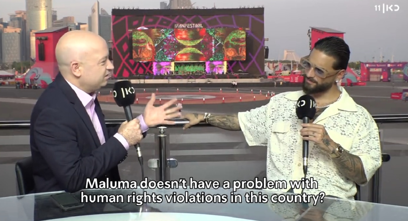Maluma durante la entrevista con Moav Vardi, de la televisión israelí. 