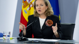 La vicepresidenta primera y ministra de Asuntos Económicos, Nadia Calviño, en una rueda de prensa.