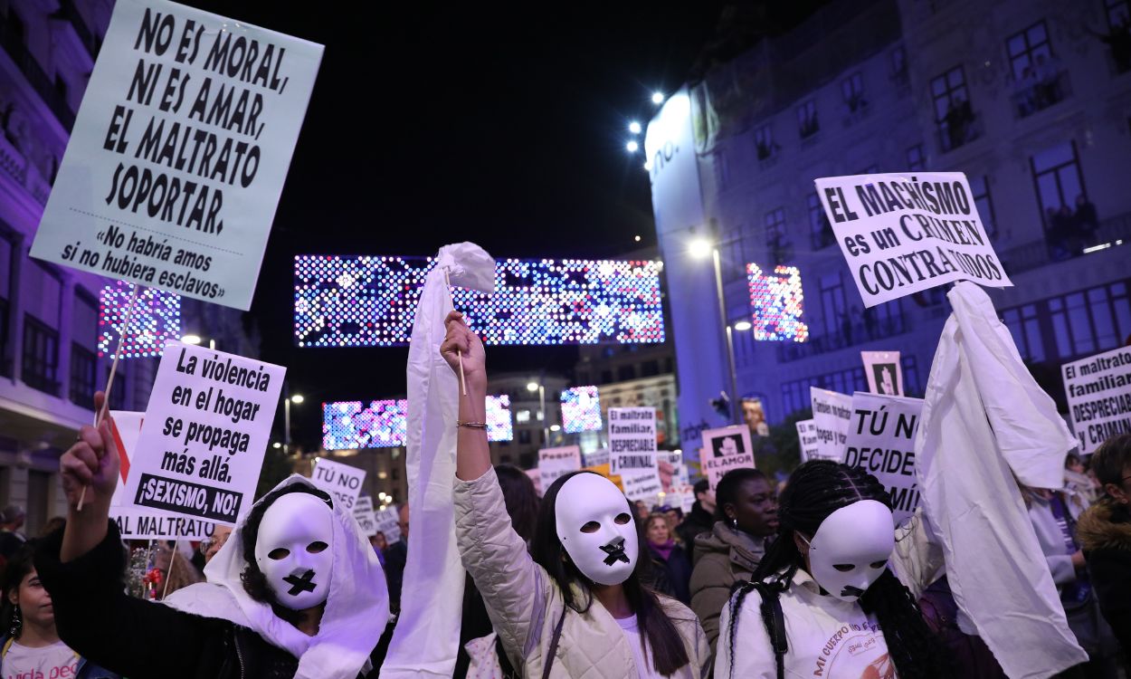 Un grupo de jóvenes durante una manifestación contra la violencia machista el 25 de noviembre. EP.
