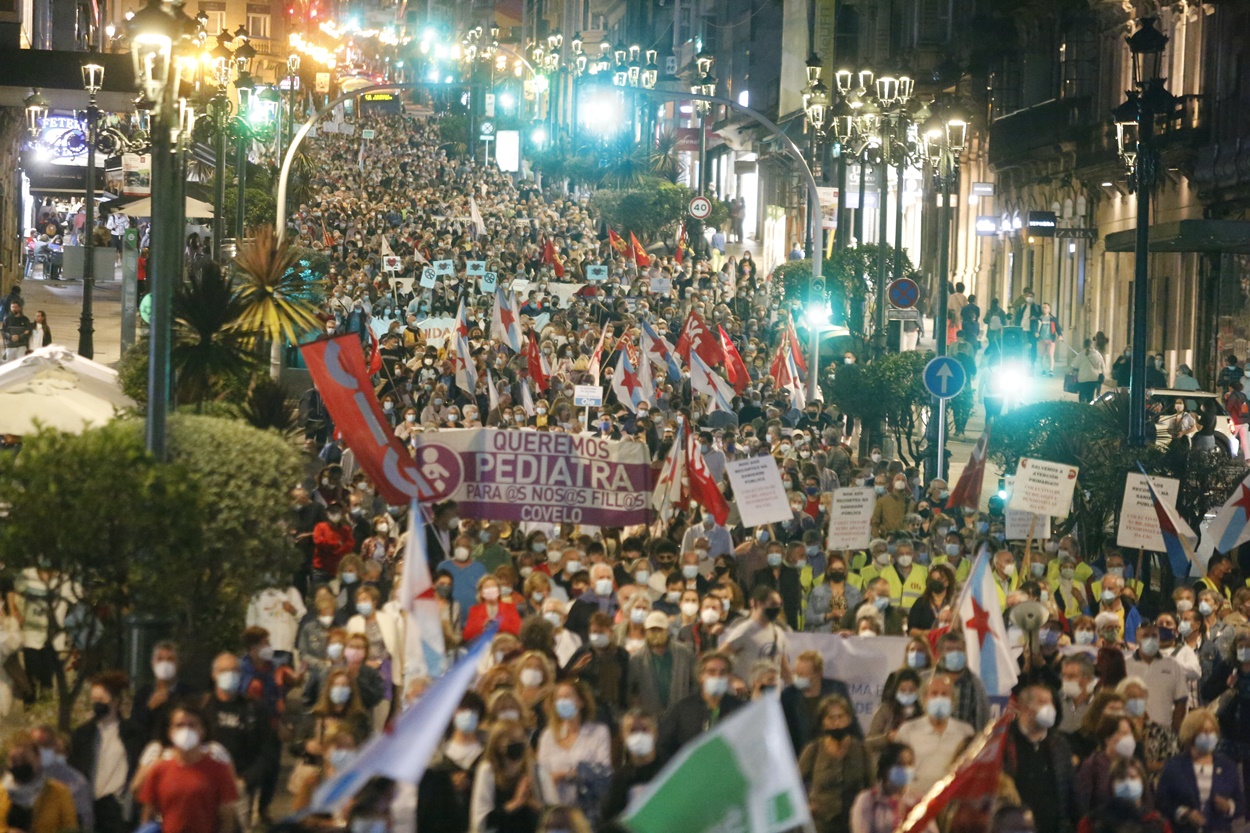 Desde hace años en Galicia se repiten las protestas por el deterioro de la sanidad pública, en la imagen una en Vigo hace un año (Foto: Europa Press). 