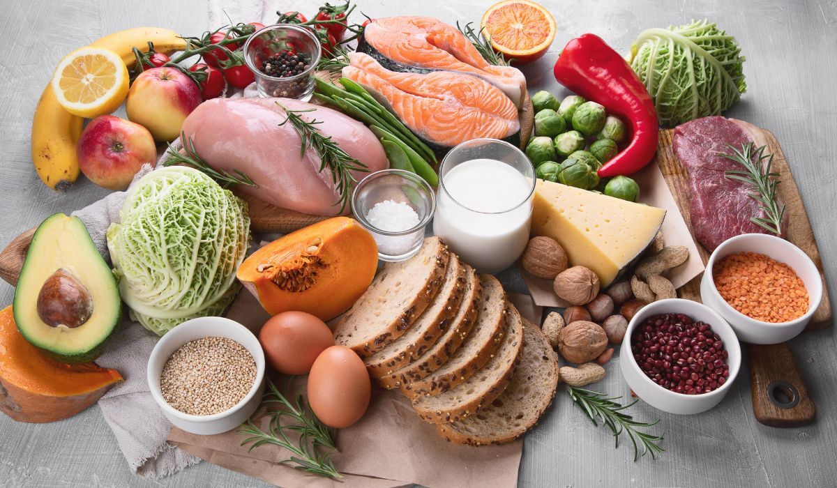 Los pacientes de cáncer tienen que procurar que su alimentación sea variada, incluyendo varios grupos de alimentos en cada comida, en cantidad suficiente y con el correcto aporte proteico