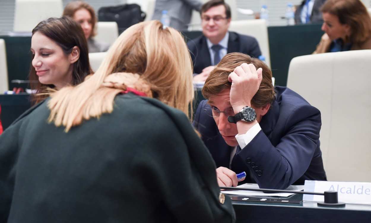 El alcalde de Madrid, José Luis Martínez Almeida, en el Pleno Municipal. EP