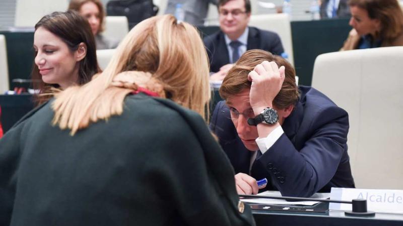 El alcalde de Madrid, José Luis Martínez Almeida, en el Pleno Municipal. EP