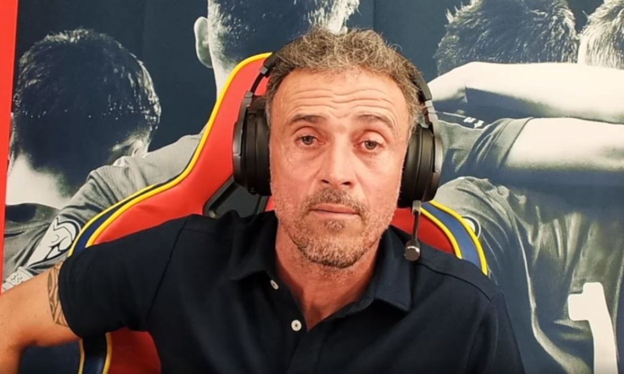 Luis Enrique durante un directo de Twitch