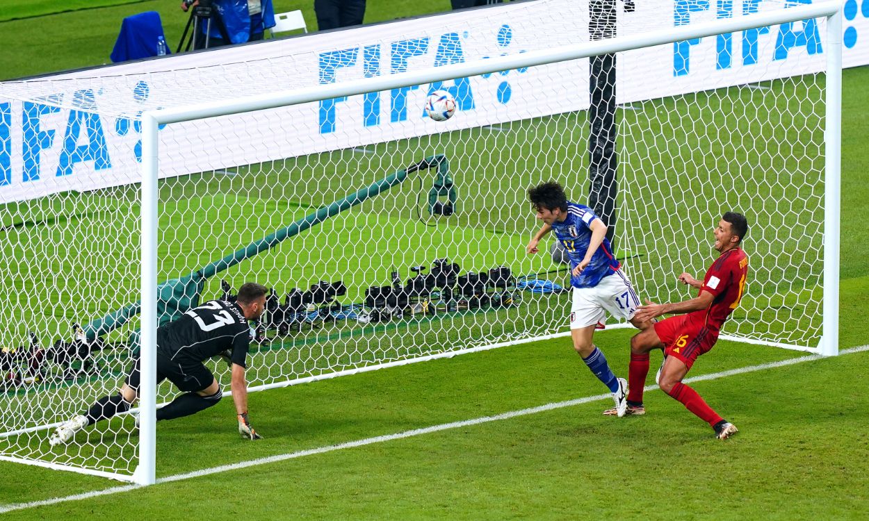 Ao Tanaka marca el segundo gol de Japón en su victoria por 2 1 ante España