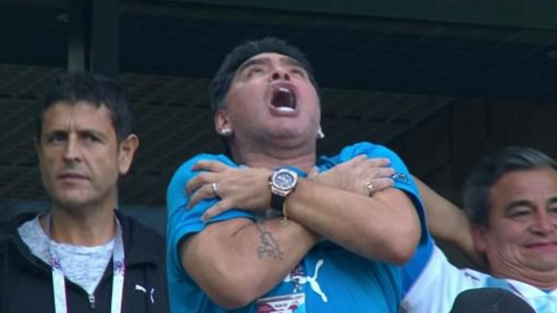 Maradona en la grada Maradona en la grada