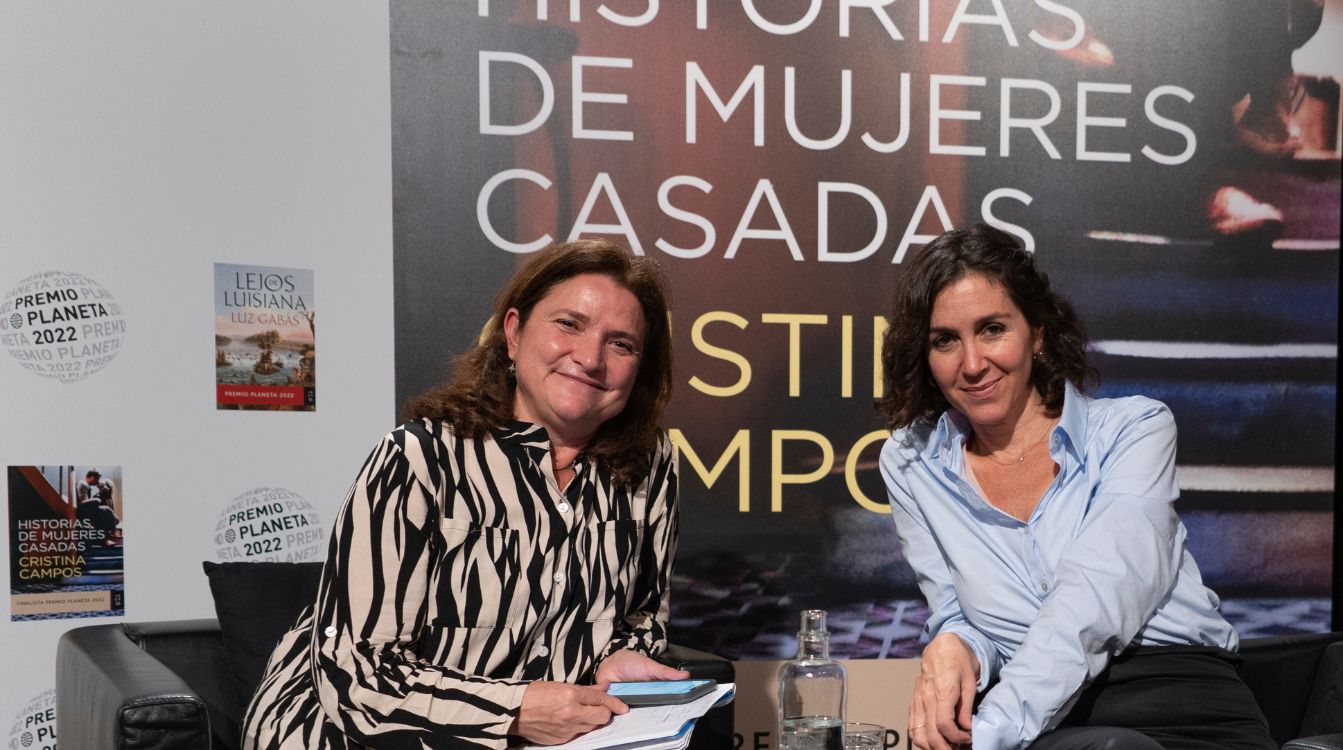 Marisu Moreno junto a Cristina Campos durante la presentación del Premio Planeta 2022