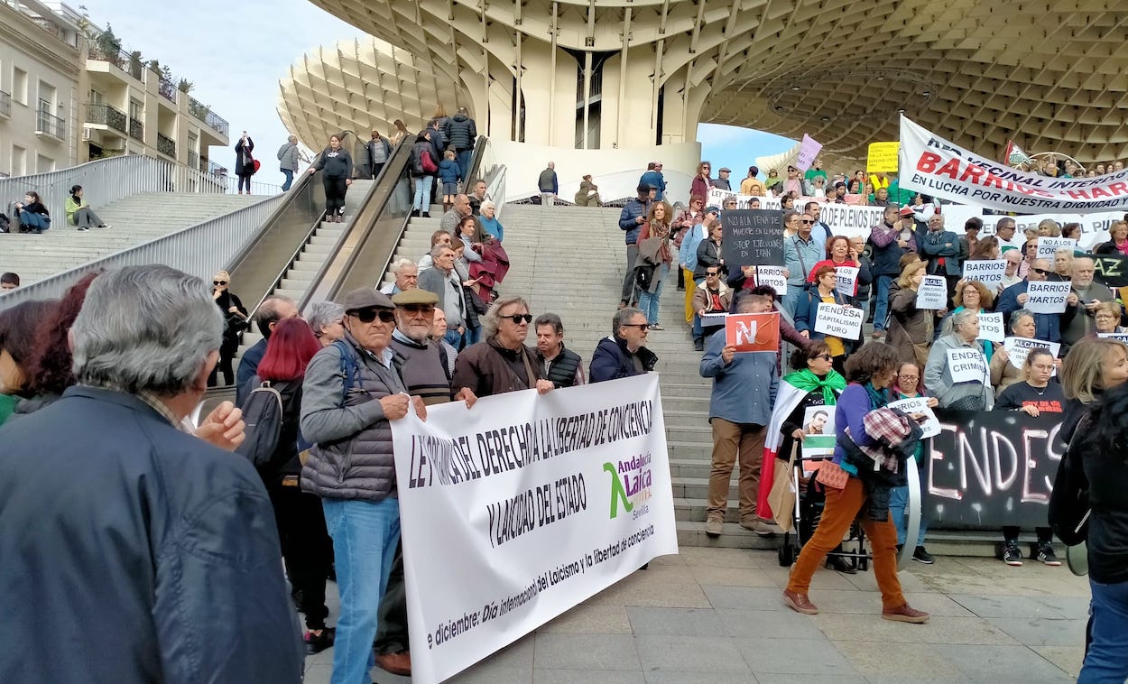 Concentración laicista en Sevilla.