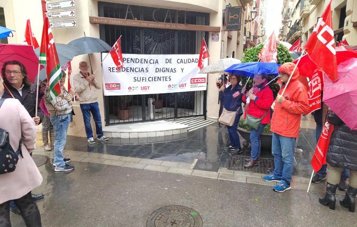 Concentración en defensa de la dependencia. CCOO