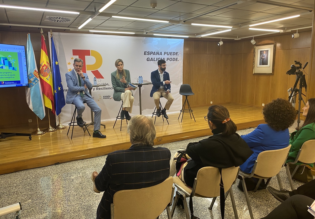 La secretaria de Estado de Energía, Sara Aagesen, con el delegado del Gobierno en Galicia, José Miñones, hoy en Lugo (Foto: Europa Press).