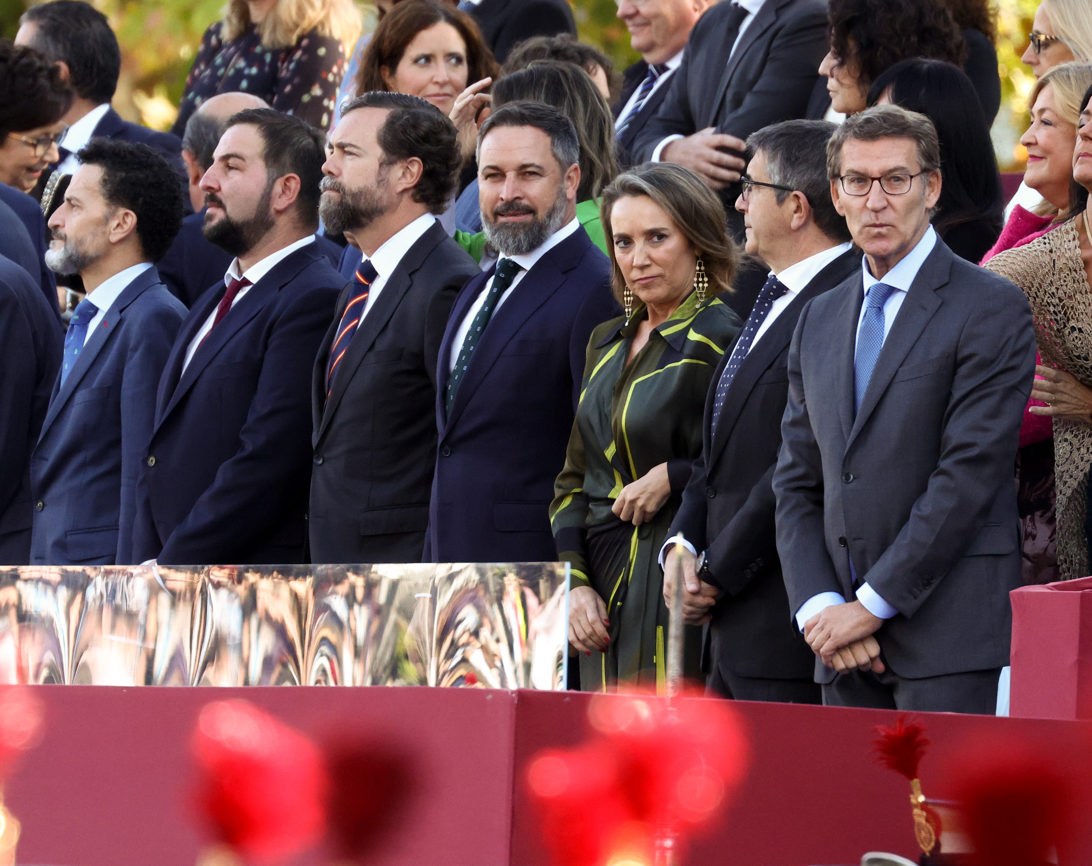 El líder de Vox, Santiago Abascal; la secretaria general del PP, Cuca Gamarra y el presidente del PP, Alberto Núñez Feijóo. EP.