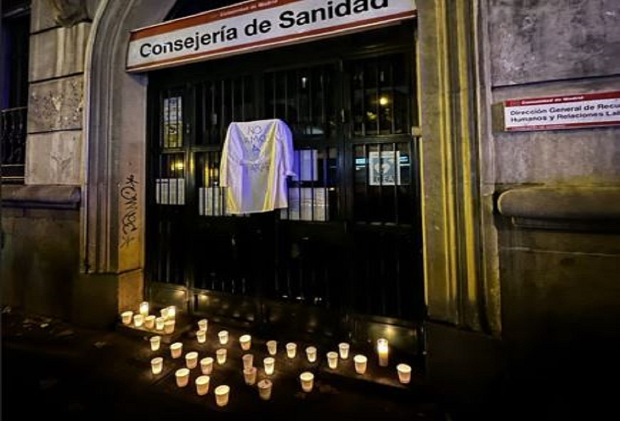 La Consejería de Sanidad de la Comunidad de Madrid, edificio en el que se encerraron los nueve sanitarios. AMYTS