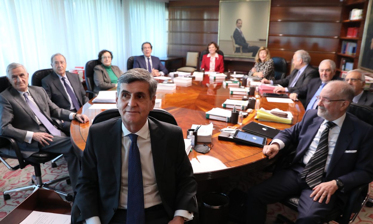 Miembros del Pleno del Tribunal Constitucional, con su presidente, Pedro González Trevijano, al frente
