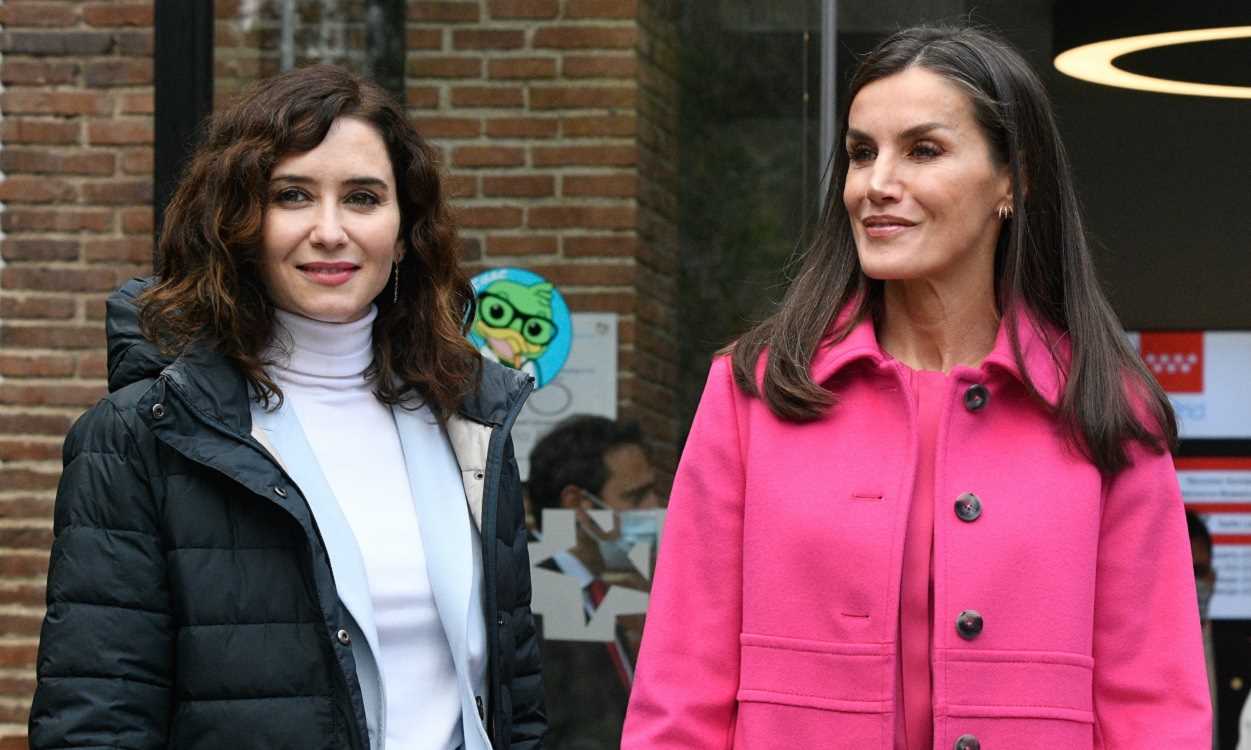 Isabel Díaz Ayuso y la reina Letizia, en el Hospital Infantil Universitario Niño Jesús. EP