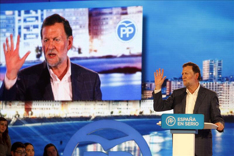 El presidente del Gobierno, Mariano Rajoy, en el mitin posterior a la agresión / EFE