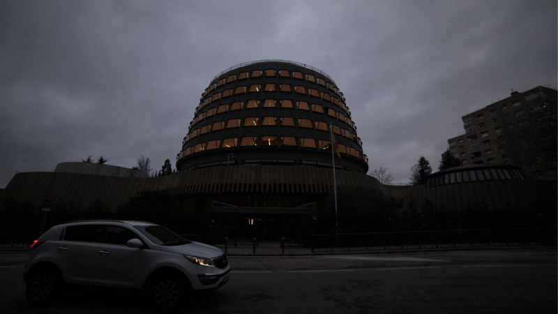 Sede del Tribunal Constitucional de noche. EP