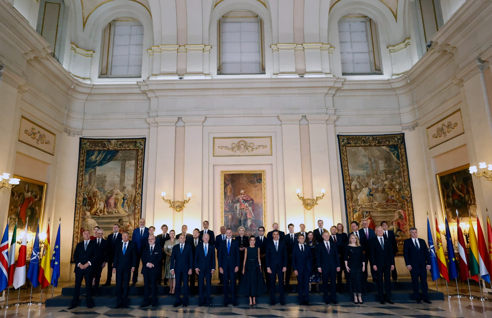 Cena ofrecida por Sus Majestades los Reyes a las delegaciones de jefes de Estado y de Gobierno asistentes a la 32ª Cumbre de la OTAN, en el Palacio Real de Madrid. 