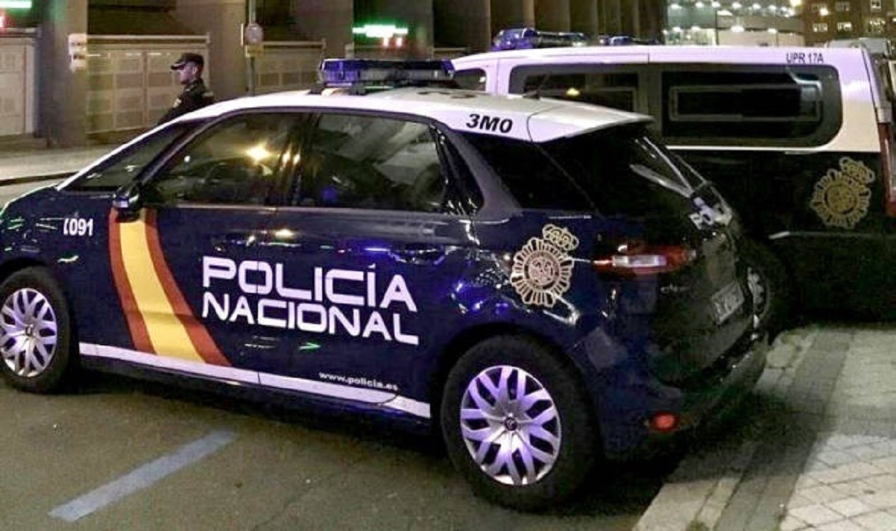 Imagen de archivo de un vehículo policial en Málaga. EP
