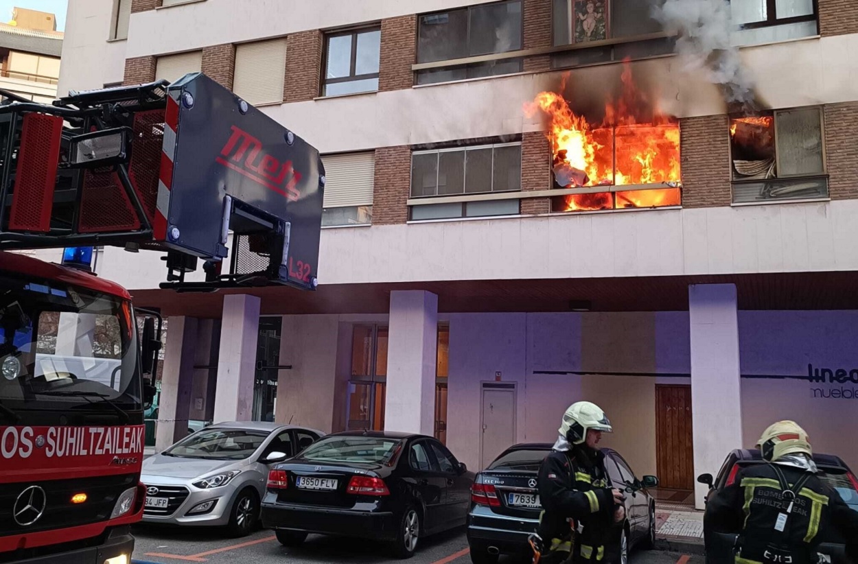 Incendio en una vivienda del barrio de San Juan, en Pamplona. Policía Municipal de Pamplona / EP.