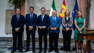 Juan Marín toma posesión como presidente del CES, acompañado de Juan Manuel Moreno y de otros altoscargos del PP.