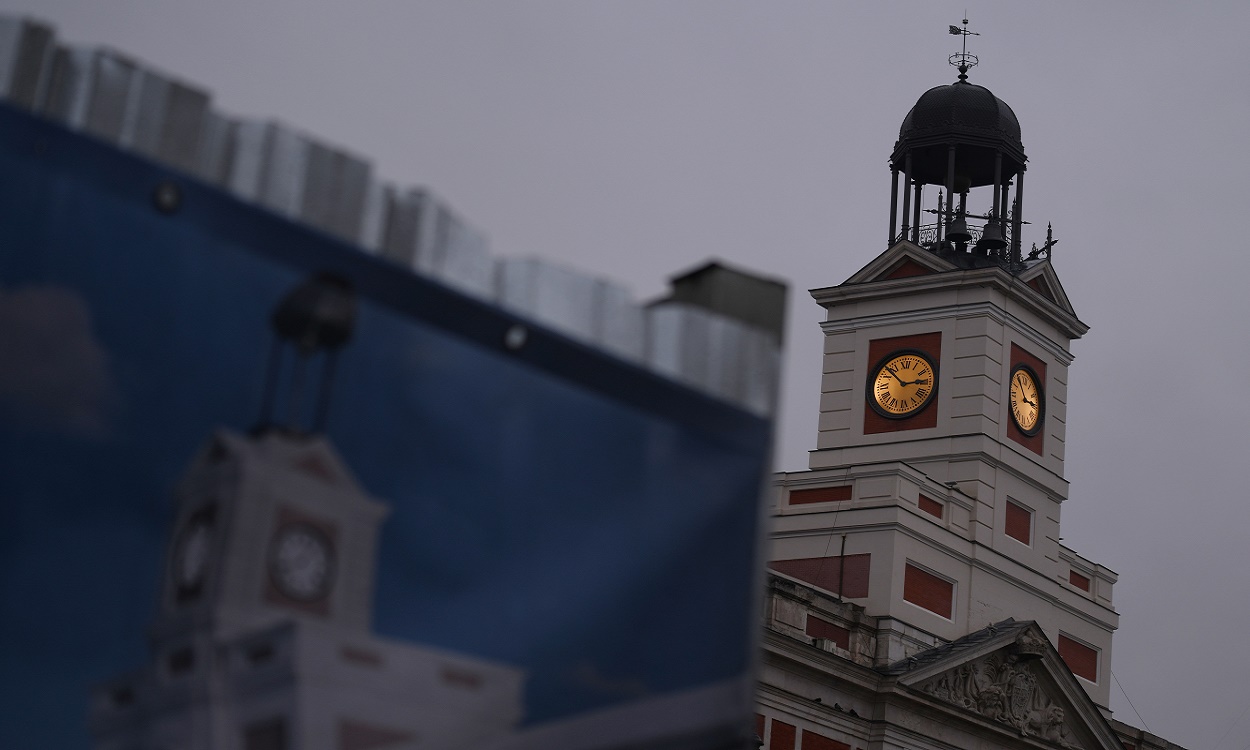 El reloj de la Puerta del Sol, listo para la noche de Nochevieja 
