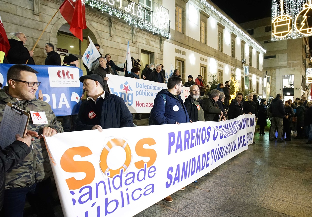 Imagen de la protesta celebrada en Vigo, Pontevedra, el pasado 30 de noviembre para denunciar la situación de la sanidad pública en Galicia (Foto: Europa Press).