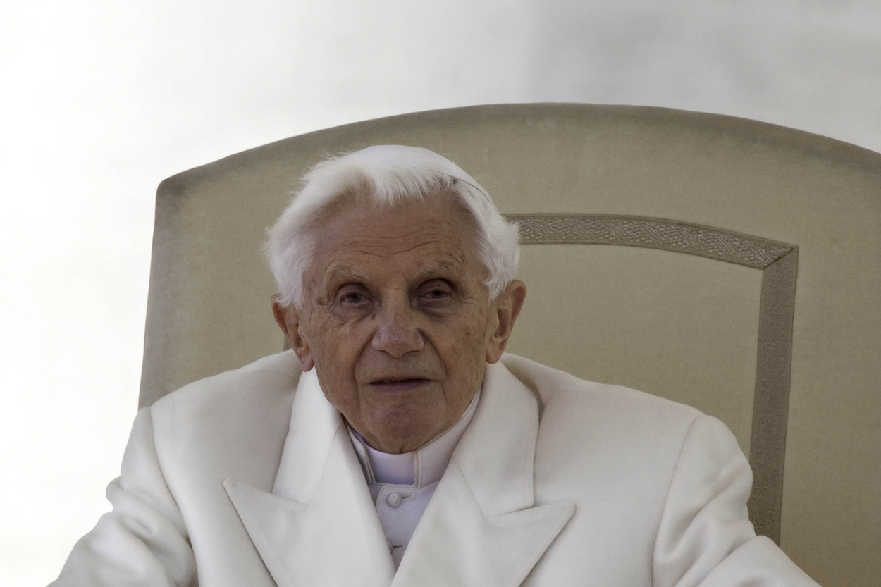 Benedicto XVI fallece a los 95 años. EP